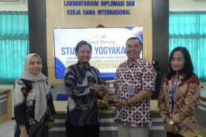 PRODI ILMU ADMINISTRASI NEGARA UNISRI TERAKREDITASI UNGGUL JADI RUJUKAN BENCHMARKING STIA AAN YOGYAKARTA