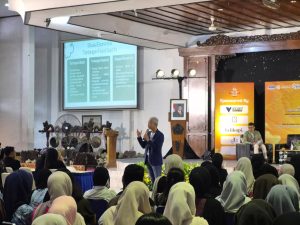 SRIPA 2026 UNISRI BAHAS OPTIMALISASI ANGGARAN TRANSPARAN UNTUK PEMBANGUNAN BERKELANJUTAN, HADIRKAN GANJAR PRANOWO