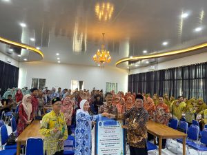 Dosen UNISRI Dampingi Guru SD 5 Gugus se Kecamatan-Banjarsari Terapkan Pendidikan Karakter Berbasis Budaya Jawa Melalui Kurikulum Muatan Lokal