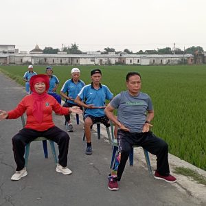 DIES NATALIS UNISRI KE-46: PENGABDIAN MASYARAKAT LEWAT SENAM ON-OG BEP UNTUK SEHAT, BUGAR, DAN PRODUKTIF