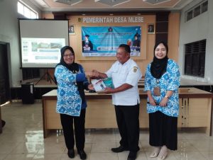 Tim Dosen UNISRI Lejitkan Potensi Desa Digital Melalui “Mlese Smart Gateway” Berbasis Bela Negara bagi Pengrajin Lurik