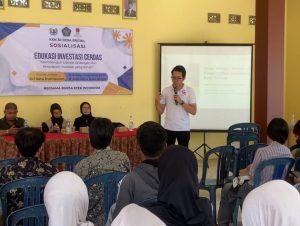 Galeri Investasi UNISRI Bersama BEI Gelar Sekolah Pasar Modal di Desa Brojol Sragen