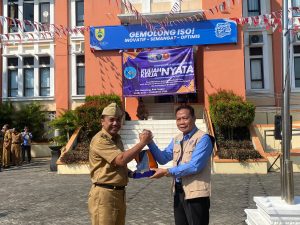 REKTOR UNISRI TARIK 1.446 MAHASISWA KKN DI 11 KECAMATAN KABUPATEN SRAGEN: Pemkab Apresiasi Kontribusi Mahasiswa, Gemolong Naik dari Rangking 20 ke 7 Dandan Omah